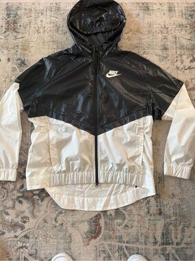 Nike Vintage Black and White Colorblock Hooded Jacket